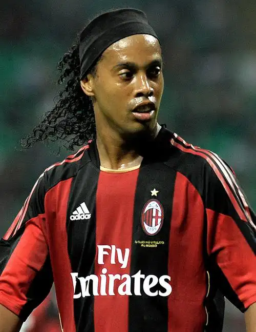 在中场争抢 在中场争抢